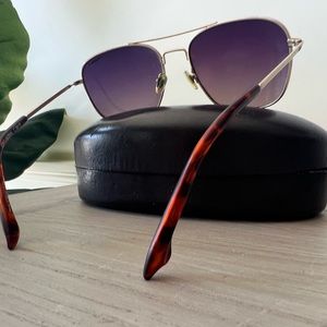 O’Neill ONS-Aerial Men’s Sunglasses with gold frames